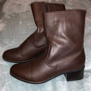 Women’s brown boots - size 9.5